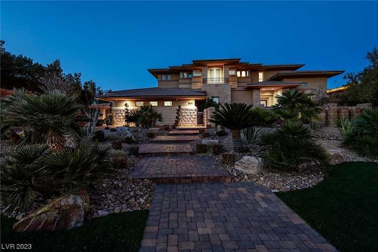 24 Painted Feather Way Las Vegas, NV 89135