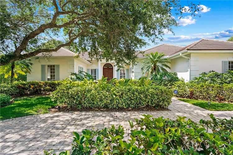 3 W Sea Colony Dr Vero Beach, FL 32963
