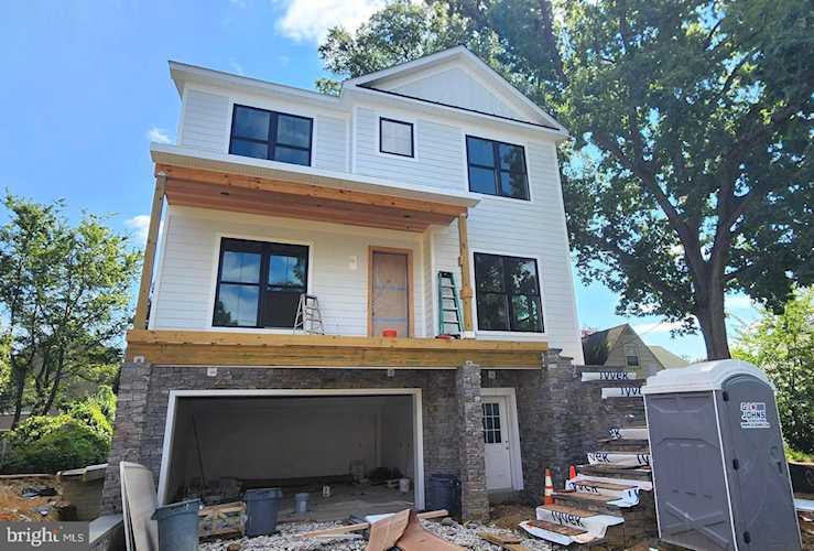 1233 N Taylor St Arlington, VA 22201