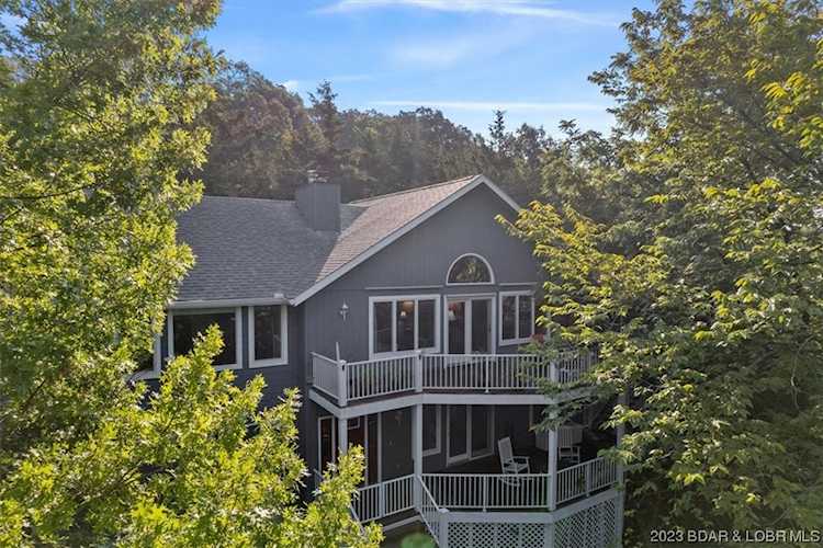 60 Paddlefish Dr Linn Creek, MO 65052