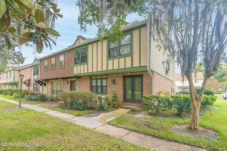 8217 Kensington SQUARE Jacksonville, FL 32217