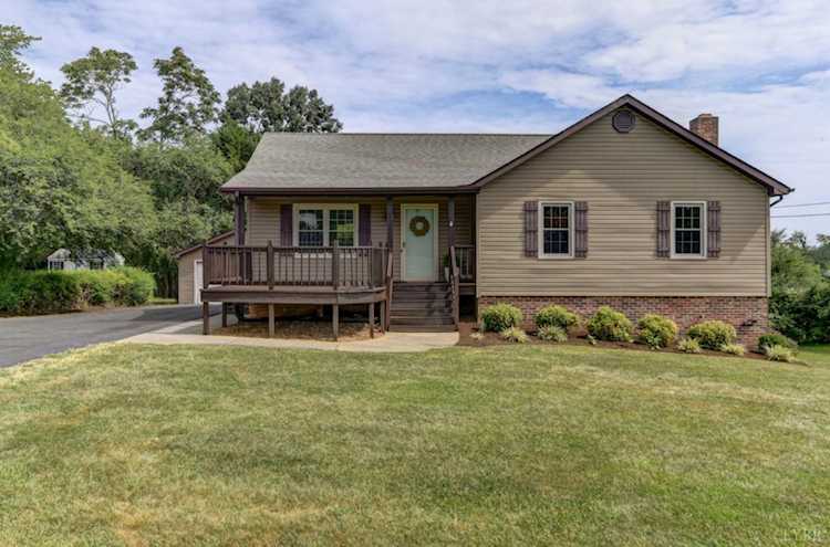 621 Riverview Dr Altavista, VA 24517 | MLS 347811 Photo 1