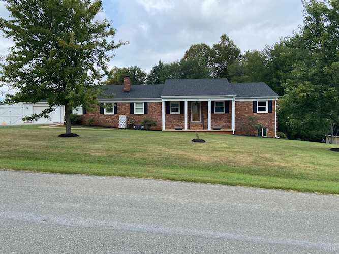 135 Glenacre Dr Rustburg, VA 24588