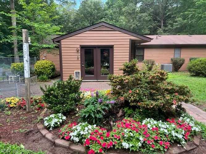 7322 Church Ln Toano, VA 23168