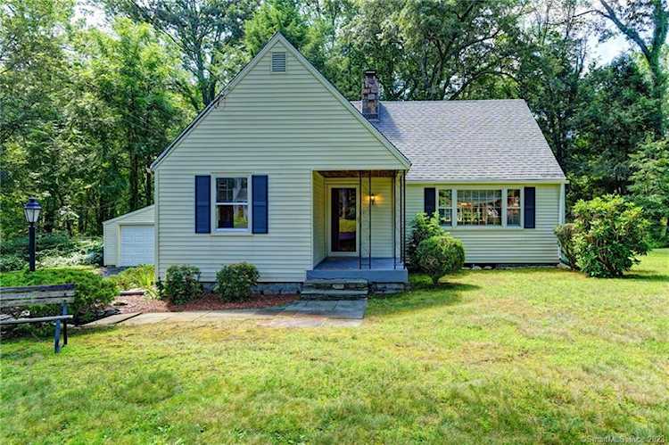 19 Stevens St Avon, CT 06001