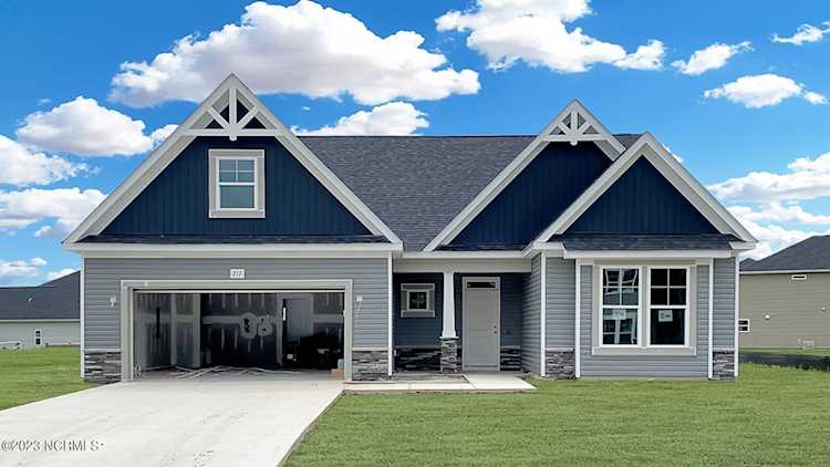 212 East Red Head Circle Sneads Ferry, NC 28460