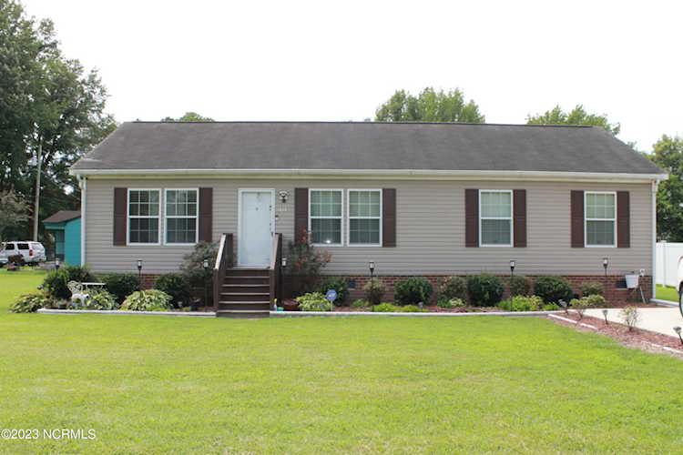 1313 Lowe St Elizabeth City, NC 27909