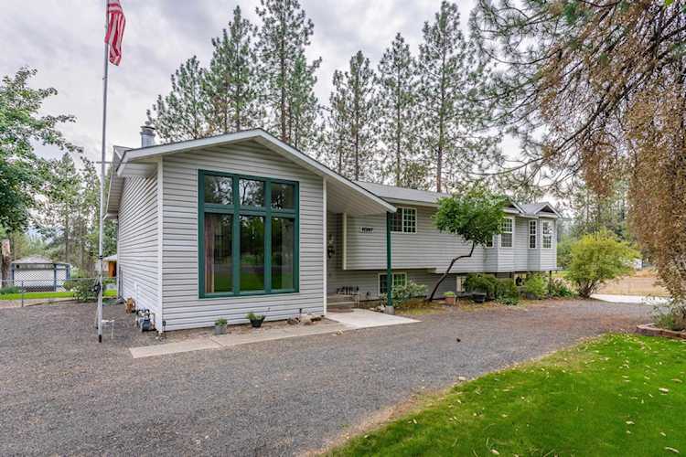 11387 W Meadowview Ln Nine Mile Falls, WA 99026