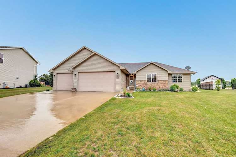 1534 Mcrae Circle Green Bay, WI 54311 home for sale, MLS#50277974 - Dallaire Realty Photo 1