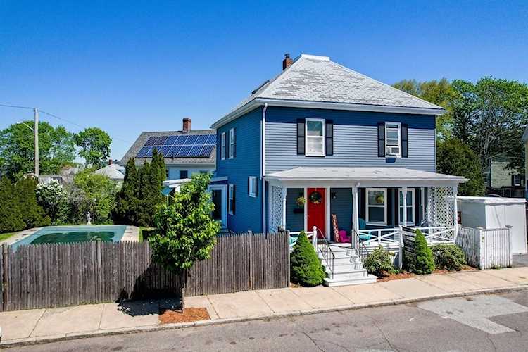 16 Cushing St in Salem, MA - Century 21 New England Photo 1