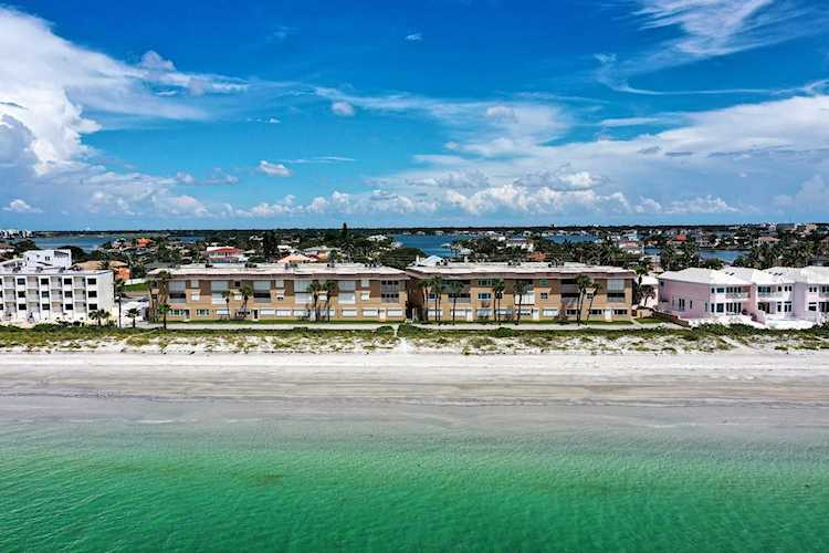 3100 Gulf Blvd #132 Belleair Beach, FL 33786