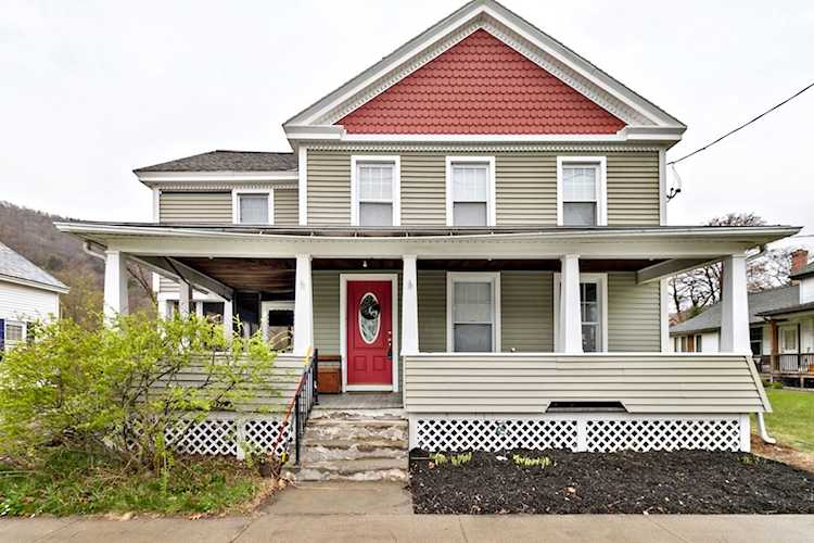15 Maple Street Chester, MA 01011