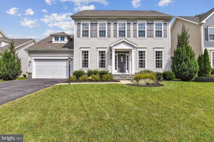 2106 Basil Hall Ln Gambrills, MD 21054