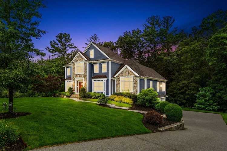 23 Little Meadow Way North Reading, MA 01864