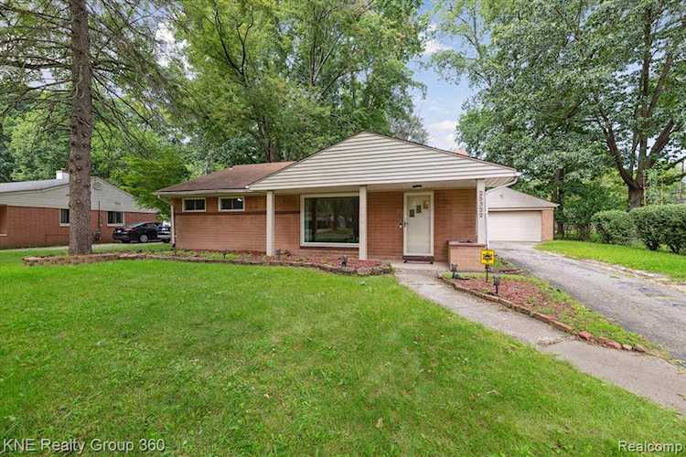 25322 Kildare St in Southfield, MI Photo 1