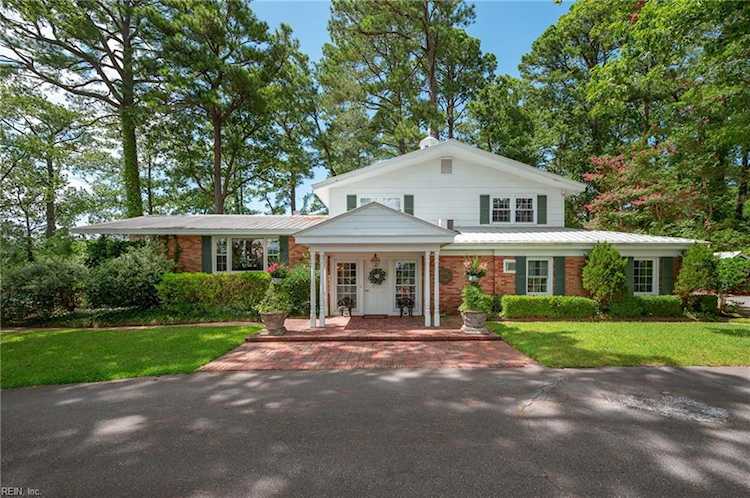 804 Gilbert Circle Virginia Beach, VA 23454