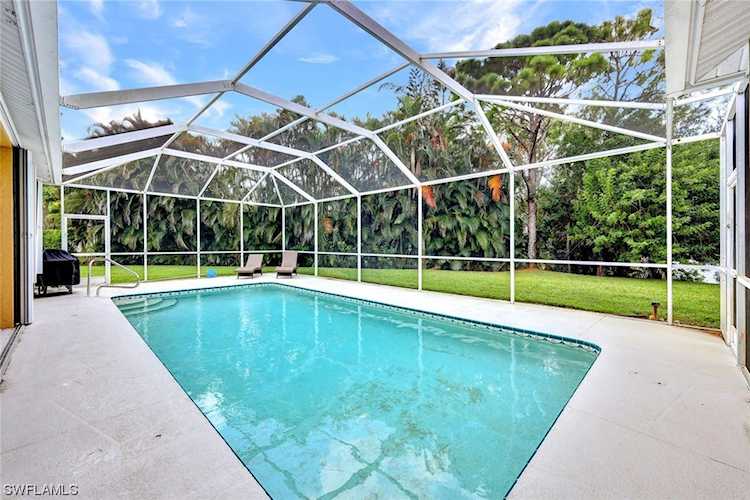 707 Teton Ct Naples, FL 34104