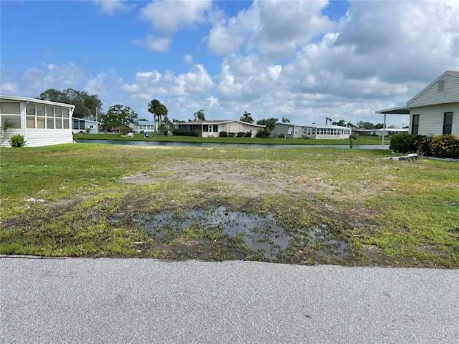 99 King Arthur Dr Nokomis, FL 34275