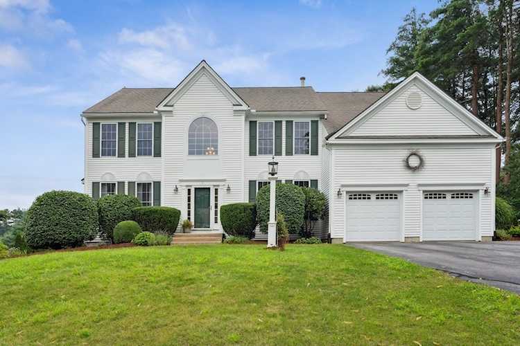 3 Baldwin Ln Hopkinton, MA 01748