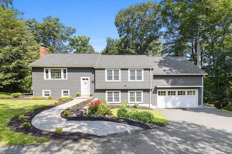 44 East St Middleton, MA 01949 | MLS 73148425 Photo 1