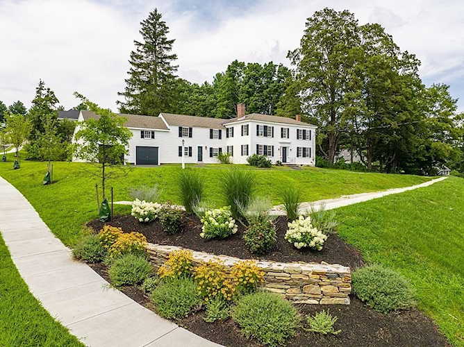 93 Foster St Littleton, MA 01460