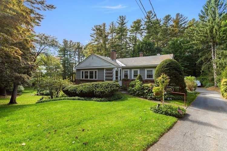 385 Summer Street Lynnfield, MA 01940