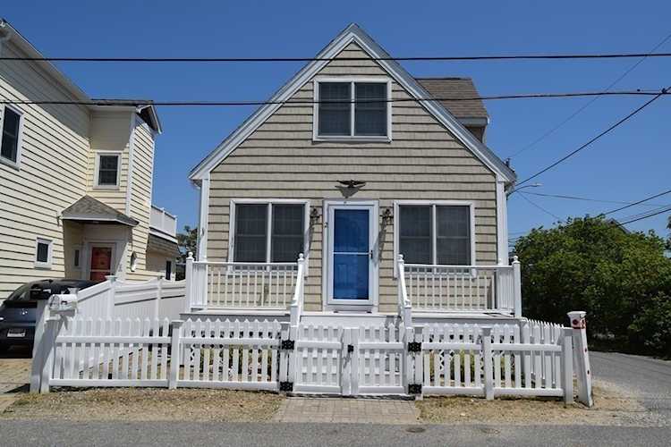 2 Basin St Newburyport, MA 01950 | MLS 73120025 Photo 1