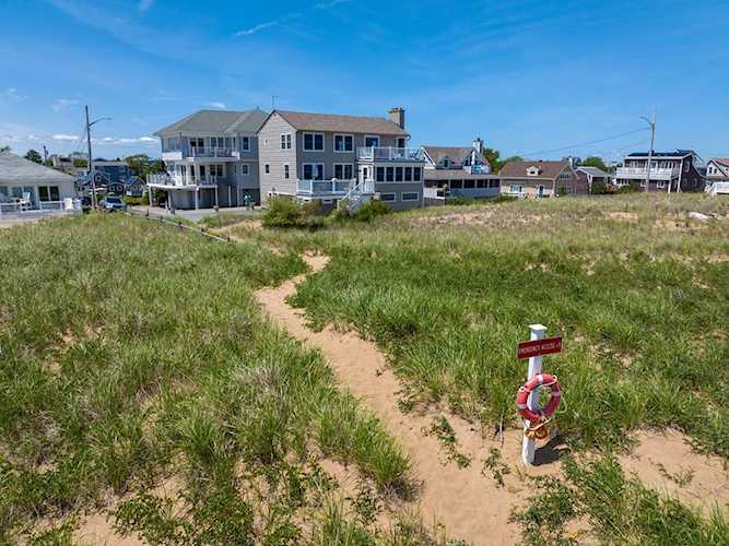 11 45th St Newbury, MA 01951 | MLS 73141818 Photo 1