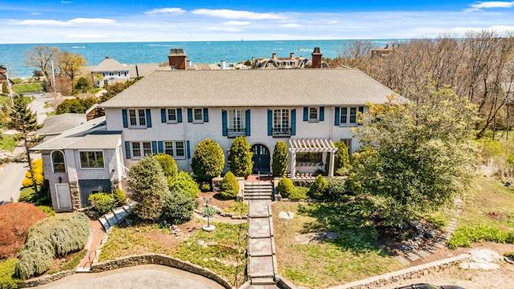 25 Hobart Ln Cohasset, MA 02025