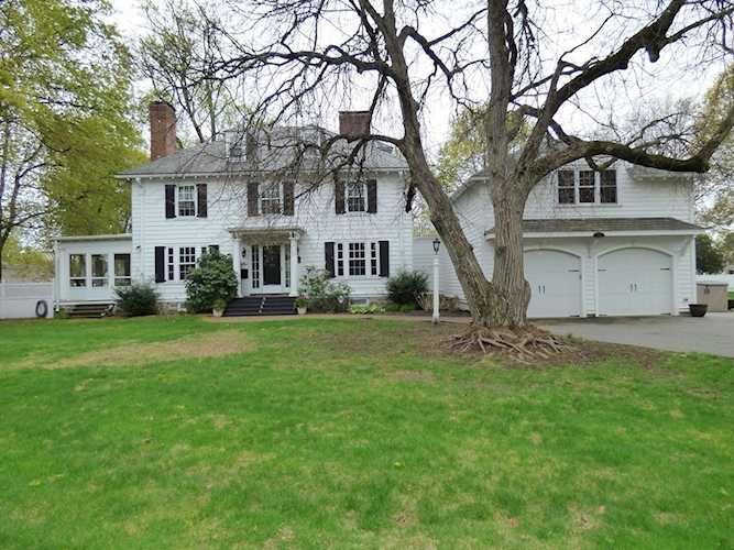 725 Salem St Lynnfield, MA 01940