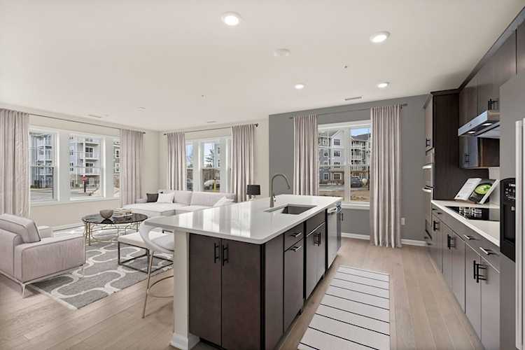 6 Peters Farm Way #401 Westborough, MA 01581
