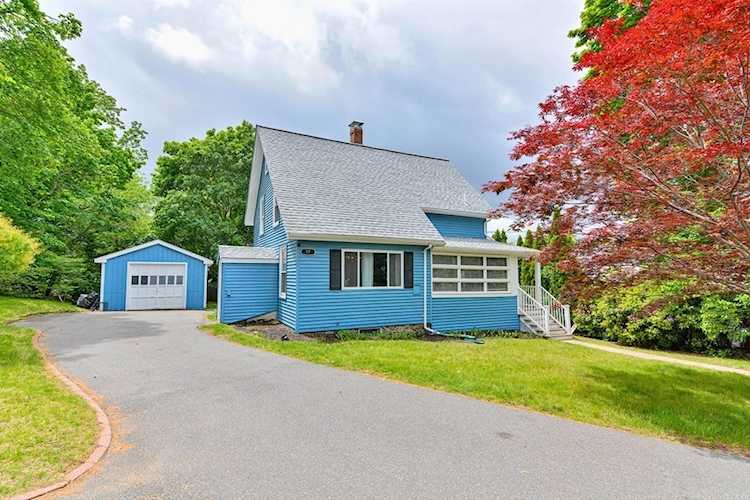 17 Preston St Wakefield, MA 01880 | MLS 73121650 Photo 1