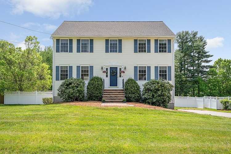121 Fox Run Drive Tewksbury, MA 01876 | MLS 73116606 Photo 1