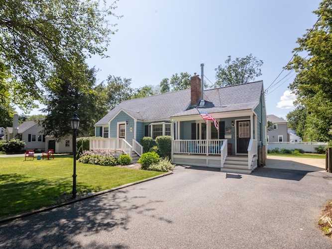Westwood, 17 Sunrise Rd, MA, home for sale, MLS#:73143405 Photo 1