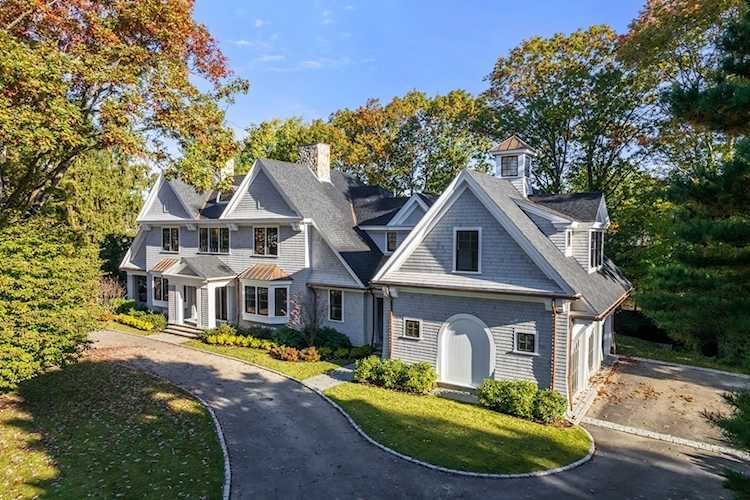 31 Cranmore Road Wellesley, MA 02481 | MLS 73045783 Photo 1