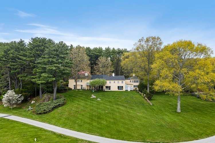 375 Bridge Hamilton, MA 01982