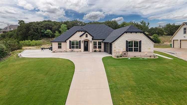 1313 Bentwater Parkway Granbury, TX 76049