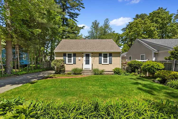 10 Cynthia Ave Pembroke, MA 02359 home for sale, MLS#73117663 - Moor Realty Photo 1