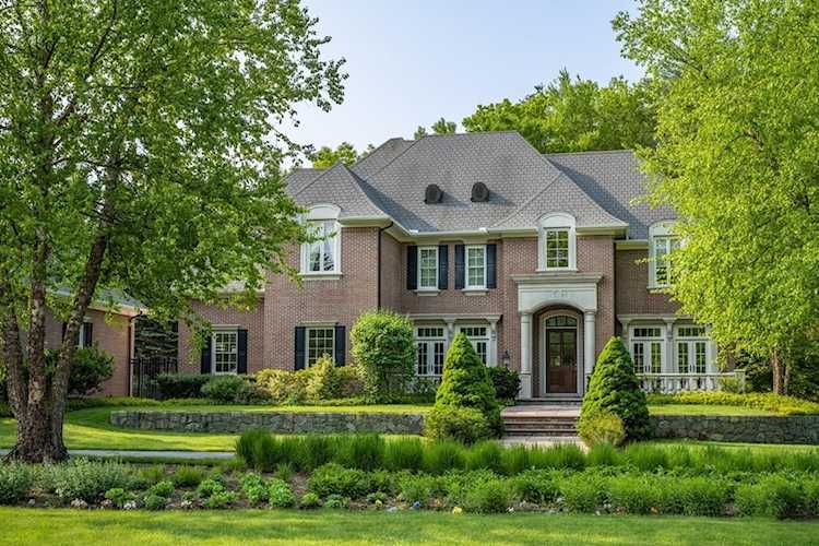 11 Wescott Dr Hopkinton, MA 01748