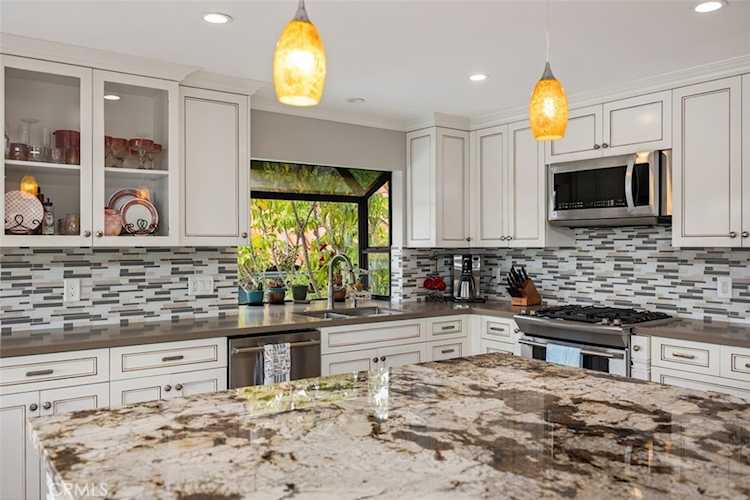 142 Avenida Presidio #7 San Clemente, CA 92672