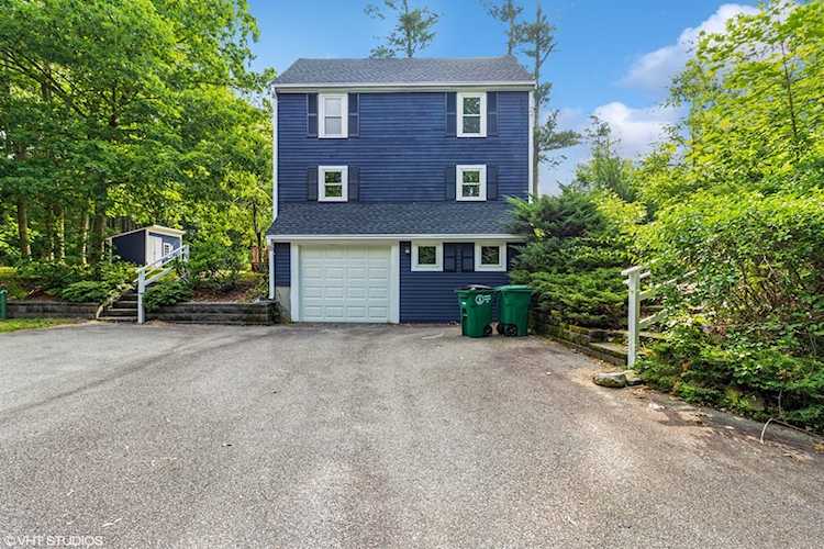 52 Pleasant St Pembroke, MA 02359