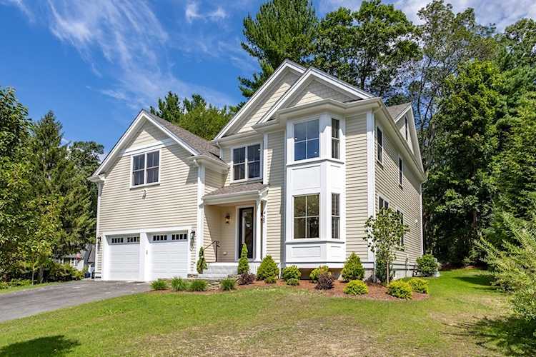 25 Maxwell Rd Bedford, MA 01730