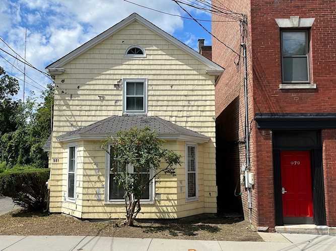 981 Chestnut Street Newton, MA 02464