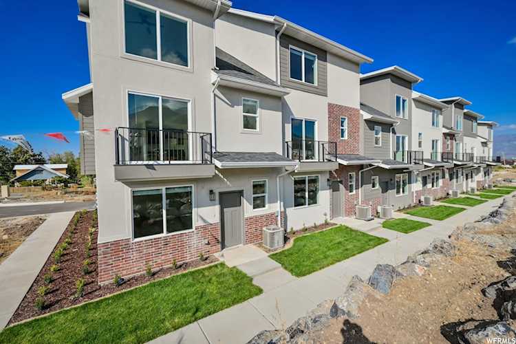 2811 S Orchard Hill Ln Perry, UT 84302