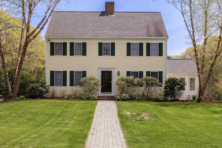 3 Longmeadow Way Hamilton, MA 01982