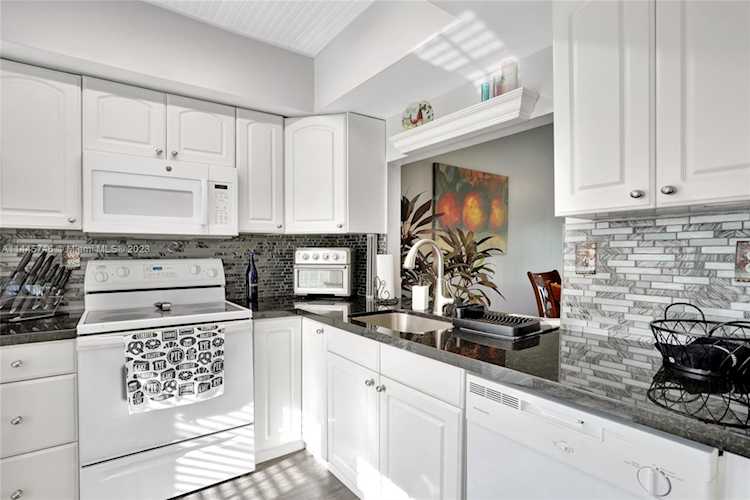 6422 E Pinehurst Cir E #D29 Tamarac, FL 33321