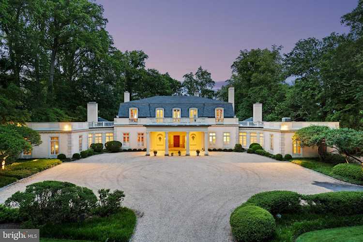 1260 Crest Ln Mclean, VA 22101