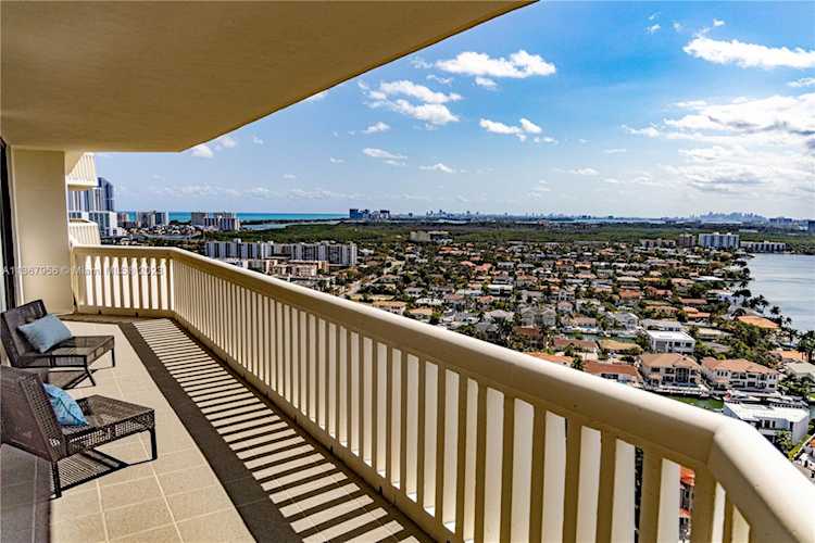 1000 W Island Blvd #2712 Aventura, FL 33160