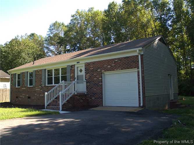 17321 Wedgewood Dr Lanexa, VA 23089