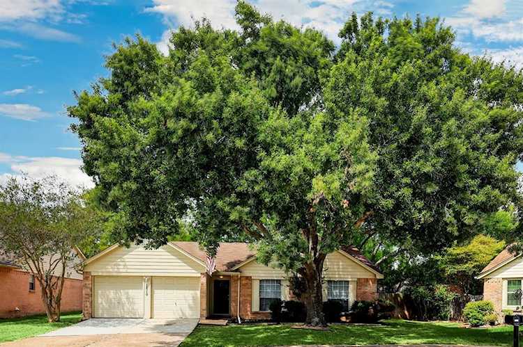 12710 Fenimore Ct Sugar Land, TX 77478